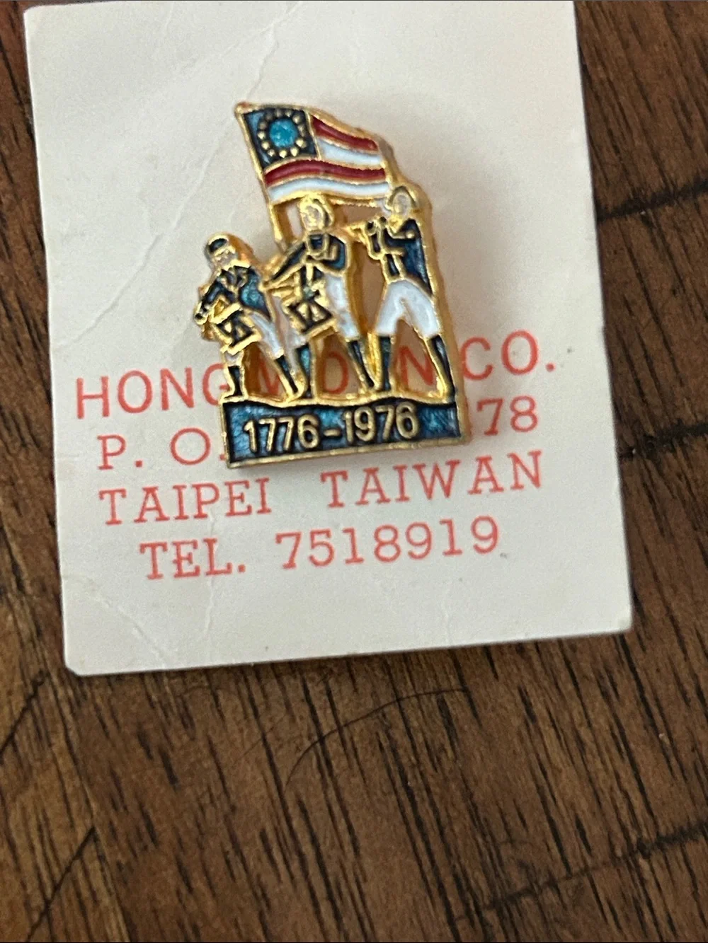 Vintage Patriotic 1776-1976 Commemorative Flag Enamel Pin - Blue, Red, White